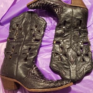 Corral boots python 8